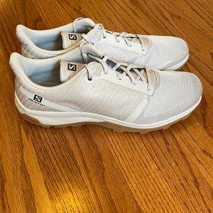 Salomon Outbound Prism with contagrip soles. Size 13.